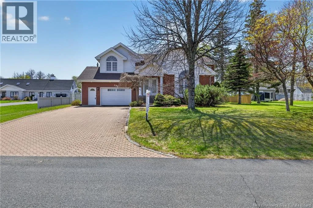 Maison familiale à étage à Caraquet