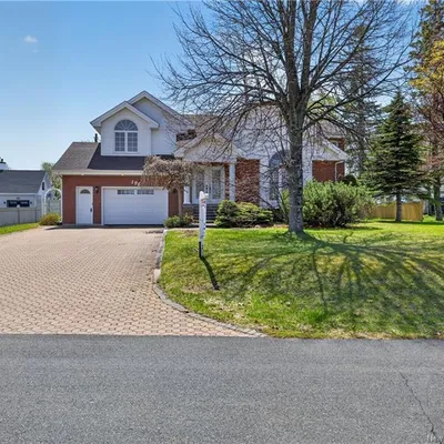 Maison familiale à étage à Caraquet