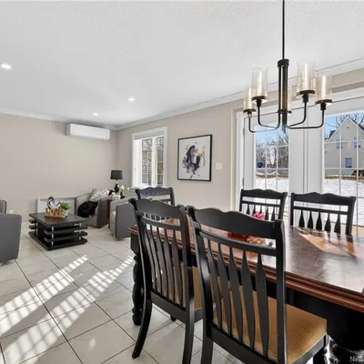 Maison familiale à étage à Caraquet