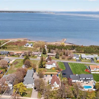 Maison familiale à étage à Caraquet