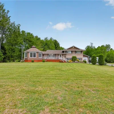 Spacious Neguac home with in-law suite on 2+ acres