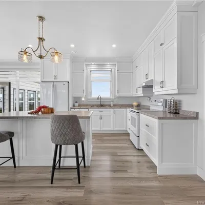New Waterfront Bungalow, Steps from Tracadie
