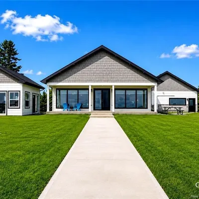 New Waterfront Bungalow, Steps from Tracadie