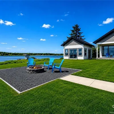 New Waterfront Bungalow, Steps from Tracadie