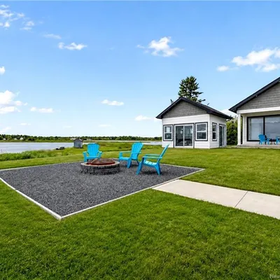 New Waterfront Bungalow, Steps from Tracadie