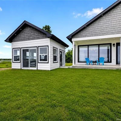 New Waterfront Bungalow, Steps from Tracadie